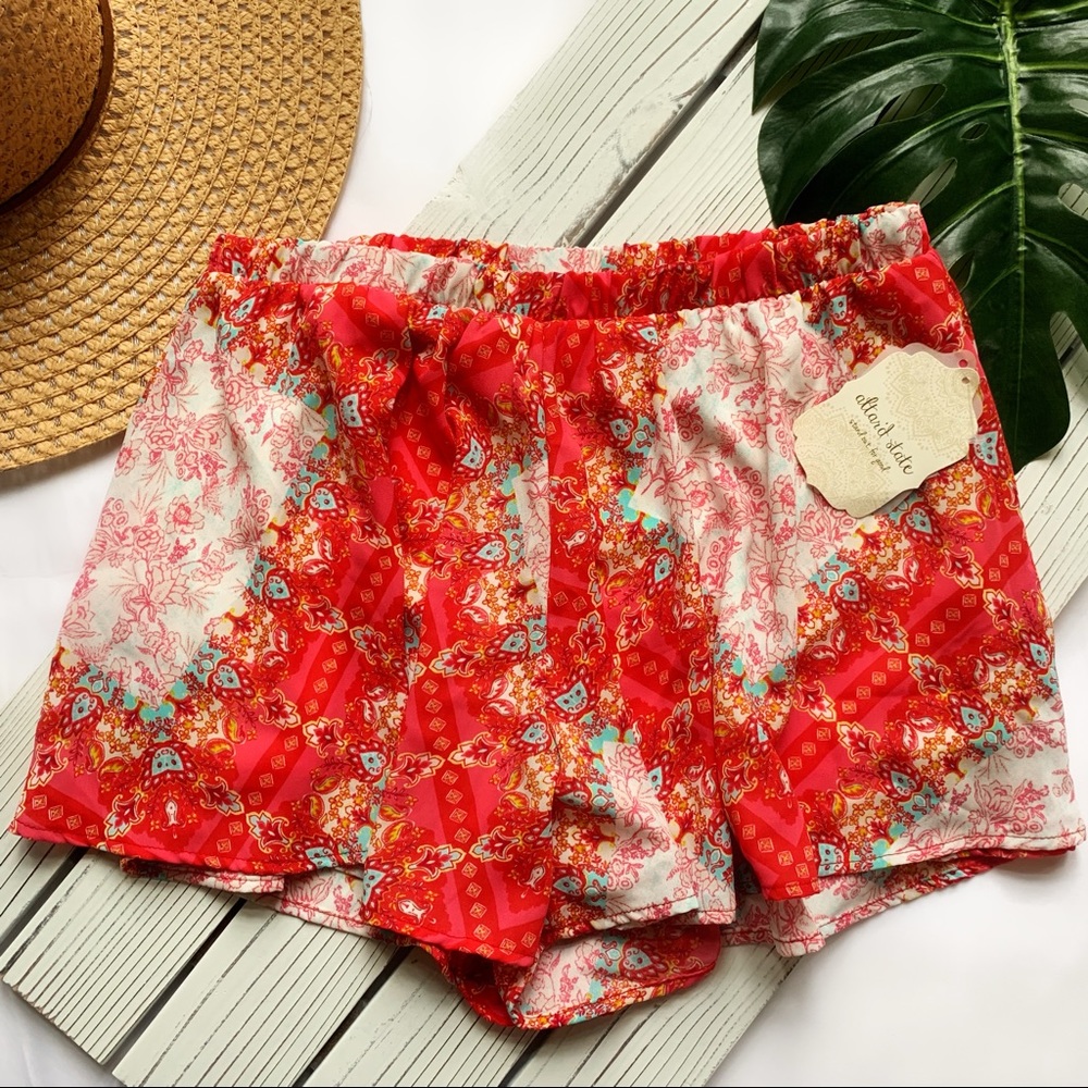 Altar’d State Shorts | Paisley Red/Pink/White Sz M - Picture 1 of 2